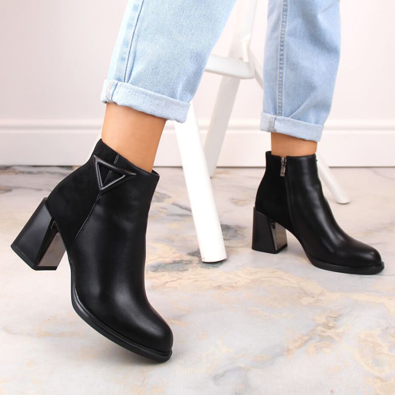 Insulated ankle boots with a decorative high heel D&A S.Barski Premium Collection W OLI238 black