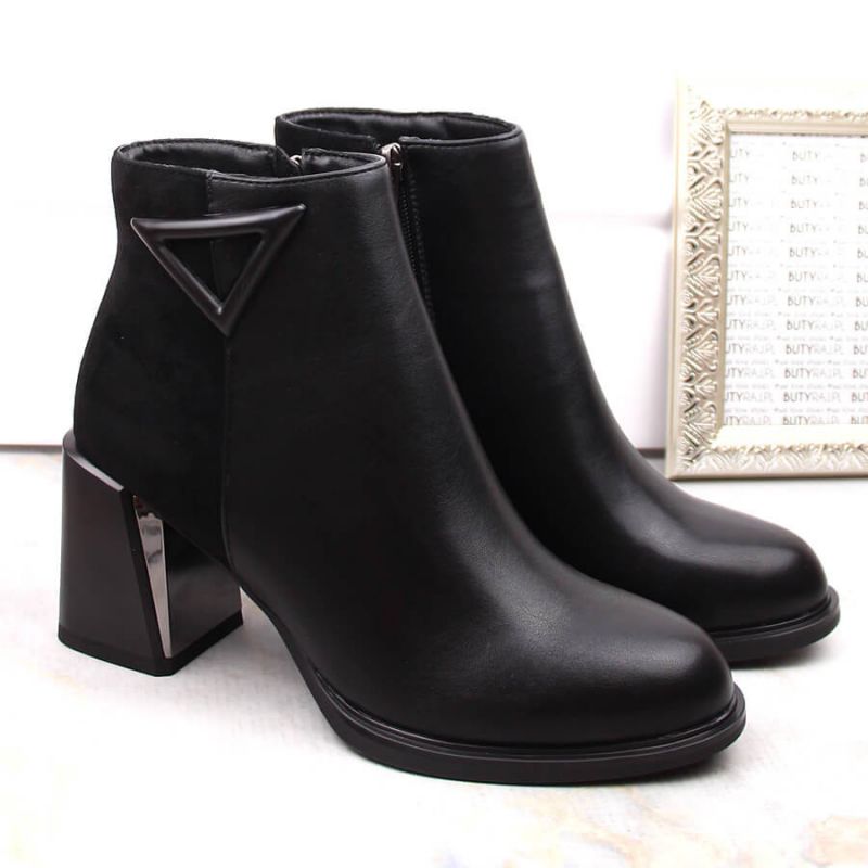 Insulated ankle boots with a decorative high heel D&A S.Barski Premium Collection W OLI238 black