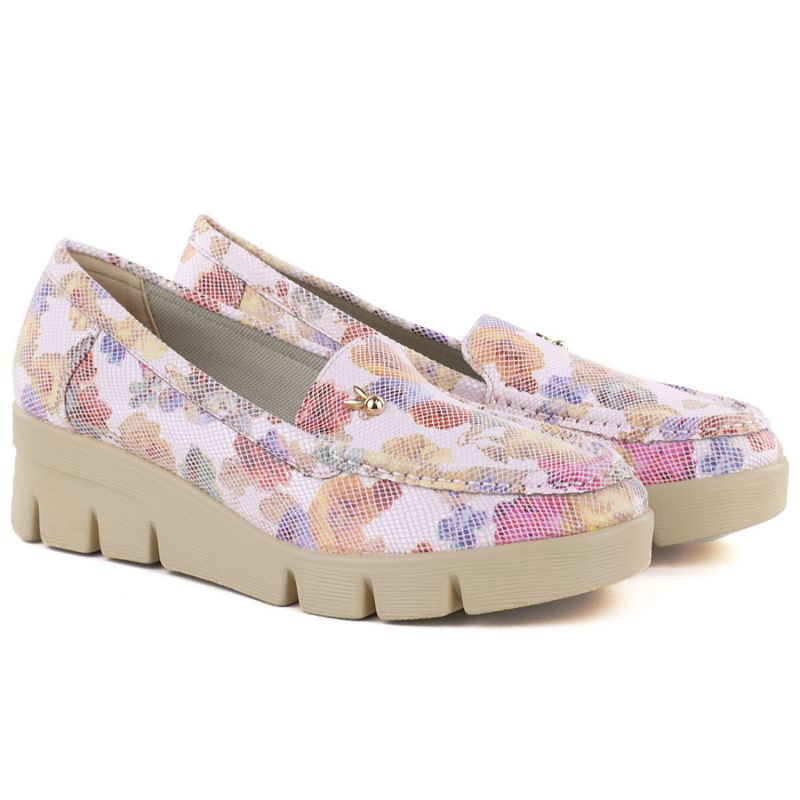 Women's platform shoes in pink with flowers M.Daszyński MR23109D