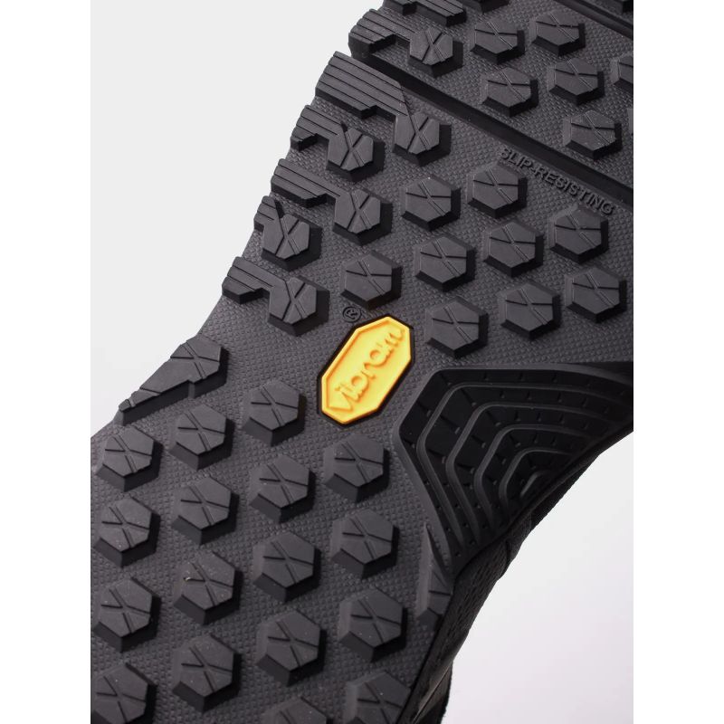 Under Armor Valsetz M 3027381-001 shoes