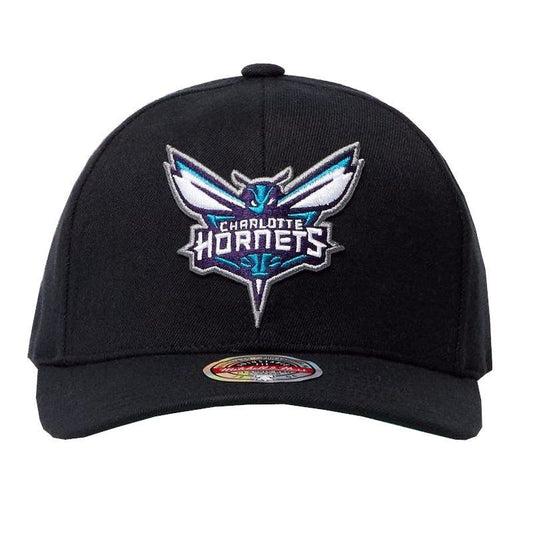 Mitchell & Ness NBA Charlotte Hornets cap HHSSINTL102-CHOYYPPPBLCK