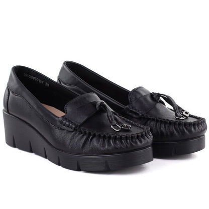 Black leather wedge moccasin shoes Vinceza 39990