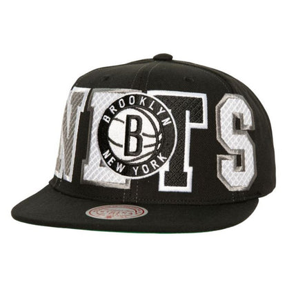 Mitchell & Ness Varsity Bust Snapback Brooklyn Nets Cap HHSS6461-BNEYYPPPBLCK